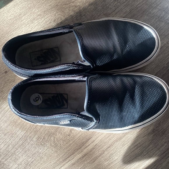 Vans classic leather slip on sneakers size 6 - Picture 2 of 5